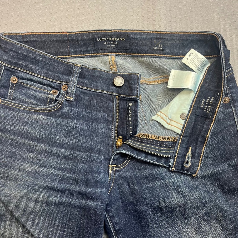 Lucky Brand Women's 2/26R Mid Rise Straight Leg Dark Wash Denim Jeans